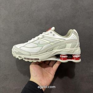 Supreme連名気柱緩衝ランニングシューズ