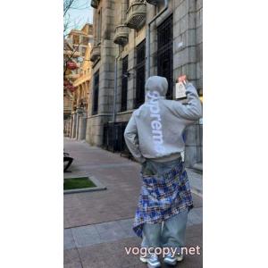 SUPREME大人っぼい 独特の存在感 雑誌掲載パーカーブランド コピー ショップ