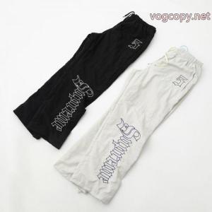     ズボン超人気美品 冬に通勤などに大活躍 大絶賛の履き心地!ブランド 通販SUPREME.