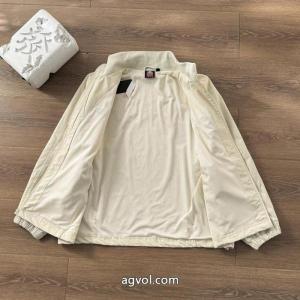 SUPREMEコート有名人の愛用者が多いブランド かっこいい アイテム 超カッコイイ　2026春夏新作ブランド スーパー コピー 店舗..