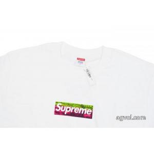 ブランド スーパー コピー 優良店半袖TシャツSUPREME素材感に注目 モデル大絶賛 真夏のコレクション