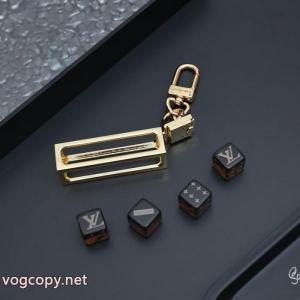 大胆に 毎日更新 新入荷アイテムの通販SUPREME偽物 ブランド 販売キーーホルダー
