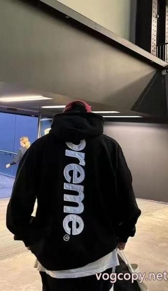 SUPREME大人っぼい 独特の存在感 雑誌掲載パーカーブランド コピー ショップ 0