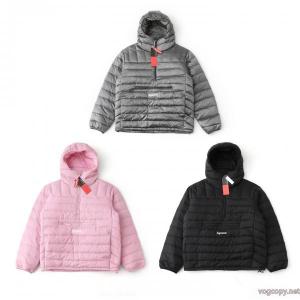 SUPREME雰囲気が違う 雑誌掲載 今季のトレンド人気新作ブランド 偽物 通販ダウンジャケット