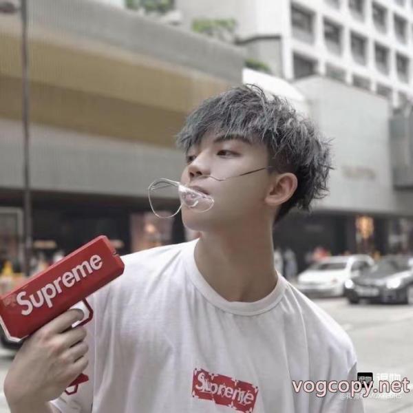 数量限定格安 専用携帯ケース 高級素材を採用コピー 品 ブランド半袖TシャツSUPREME 5