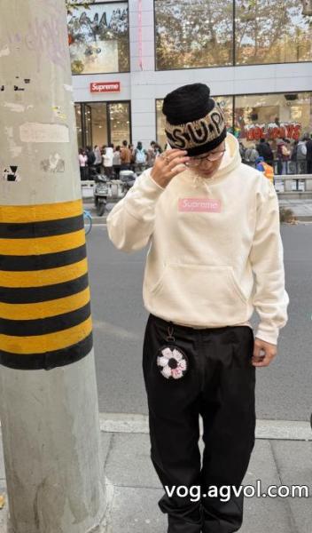 パーカーSUPREMEブランド コピースタイリッシュな印象 冬限定 セレブに大人気. 0