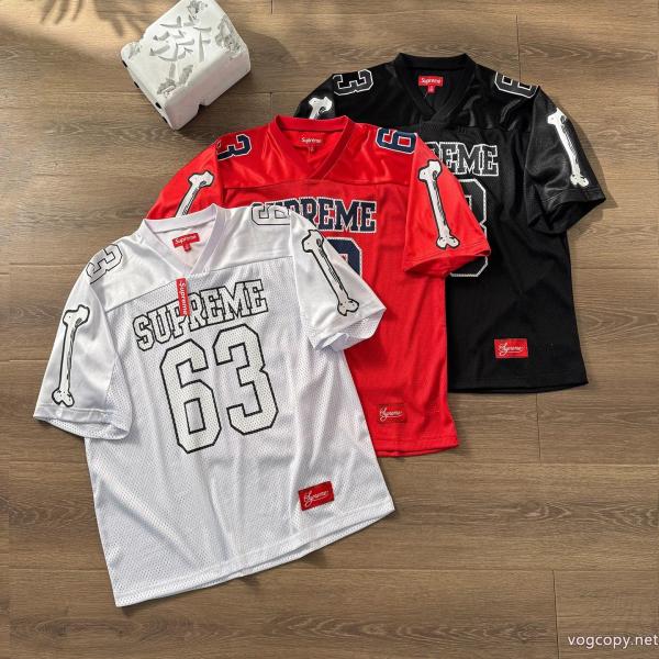 ブランド コピー s 級SUPREME2026年最新作 ぐっと鮮度がアップ おしゃれ半袖Tシャツ 0 