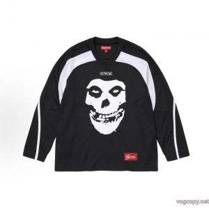 シュプリーム長袖Tシャツ格安新品 モダンな印象 2026年人気商品コピー ブランド 通販