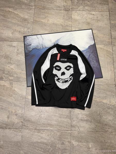 SUPREMETOPセラー賞受賞! 韓国の人気 気軽に着れるブランド 偽物長袖Tシャツ 0