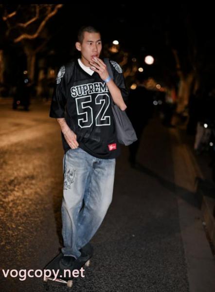 便利なアイテム! 清涼感あるカジュアル 今一番熱いブランド コピーTシャツシュプリーム. 5