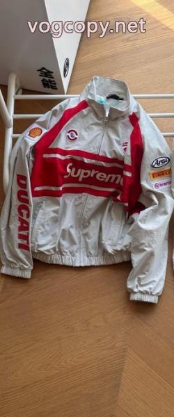 SUPREMEジャケットシック 即発送OK 美品*稀少偽 ブランド 購入. 3